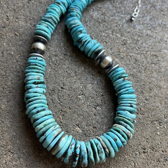 Sterling Silver Graduated Blue Turquoise Bead Necklace. 18 inch - Picture 3 of 12